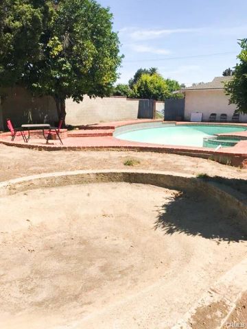 17033 Rayen, Northridge, CA 91325