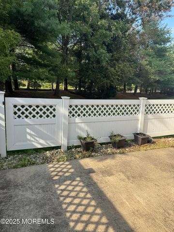 6 Fells Drive, Manalapan, NJ 07726