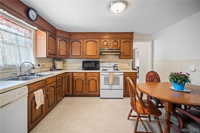 35 Calderwood Drive, Cheektowaga, NY 14215