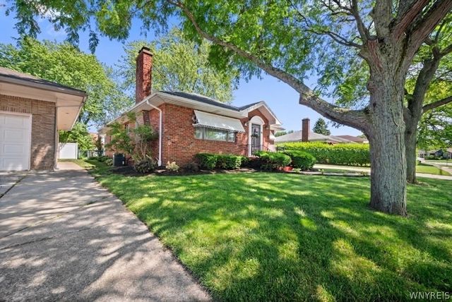 35 Calderwood Drive, Cheektowaga, NY 14215