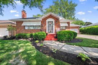 35 Calderwood Drive, Cheektowaga, NY 14215