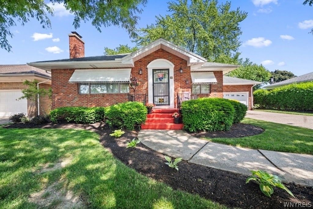 35 Calderwood Drive, Cheektowaga, NY 14215
