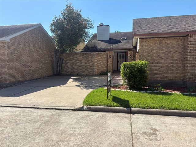 1723 Plumbwood Way, Houston, TX 77058