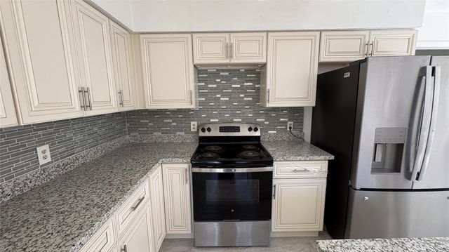 1723 Plumbwood Way, Houston, TX 77058