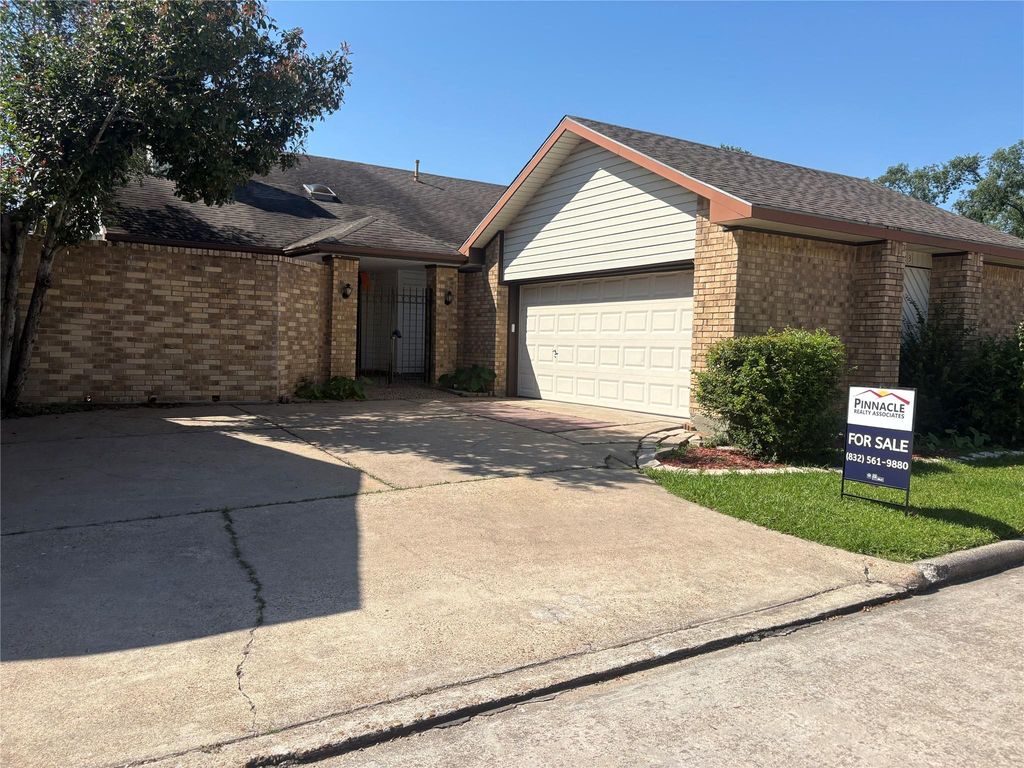 1723 Plumbwood Way, Houston, TX 77058
