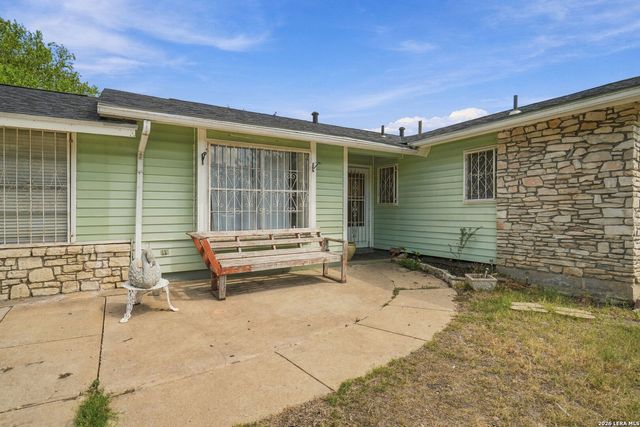 5703 Seacomber Pl, San Antonio, TX 78242