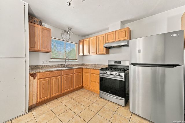 5703 Seacomber Pl, San Antonio, TX 78242