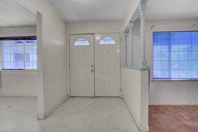 8734 Hermosa Court, Stockton, CA 95210