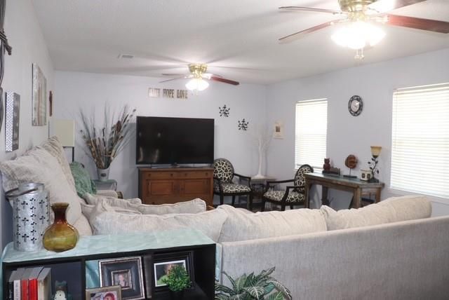 913 7th ST, Lexington, TX 78947