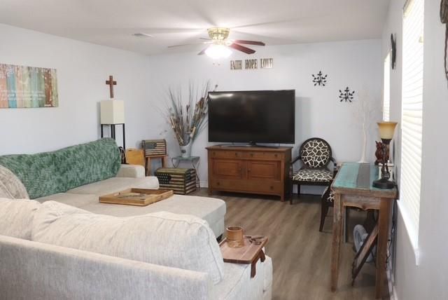 913 7th ST, Lexington, TX 78947