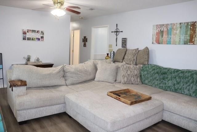 913 7th ST, Lexington, TX 78947