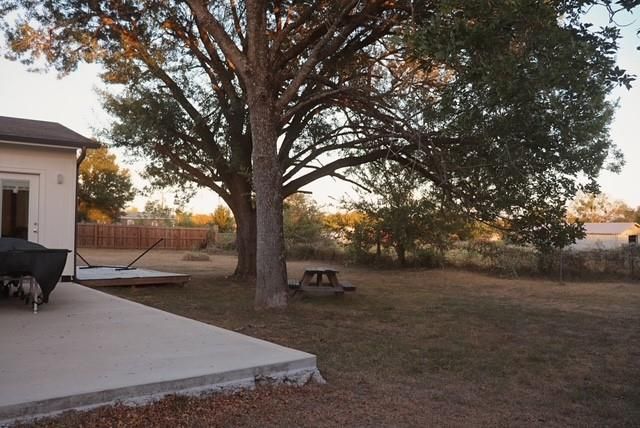 913 7th ST, Lexington, TX 78947