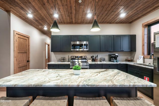 514 New Venture Way, Sevierville, TN 37876