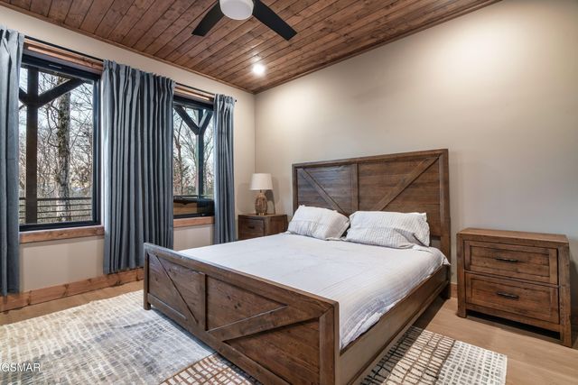 514 New Venture Way, Sevierville, TN 37876