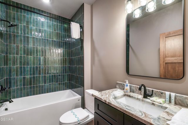 514 New Venture Way, Sevierville, TN 37876