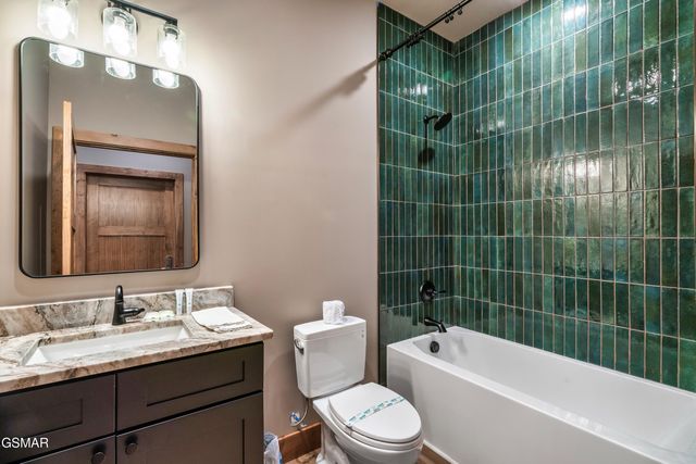 514 New Venture Way, Sevierville, TN 37876