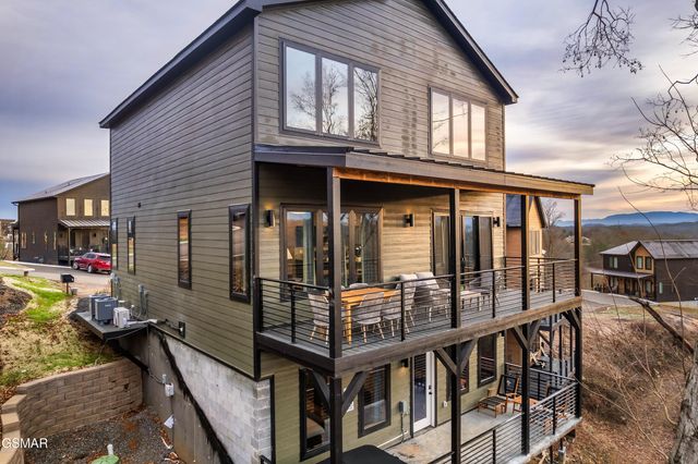 514 New Venture Way, Sevierville, TN 37876