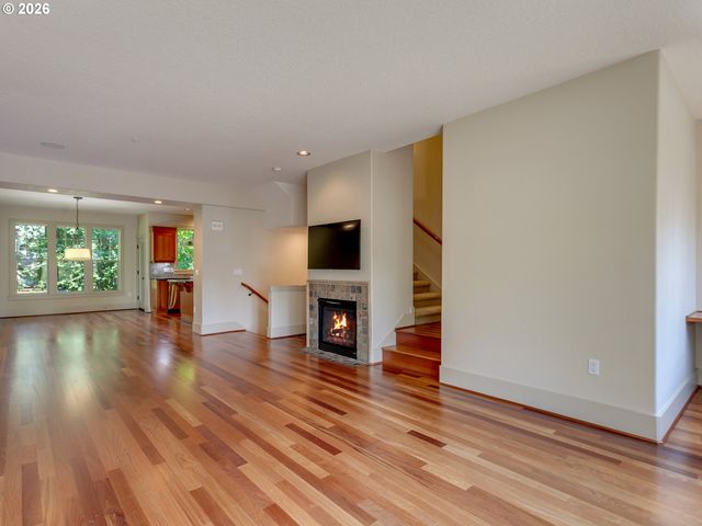 5055 W SUNSET Dr, Lake Oswego, OR 97035