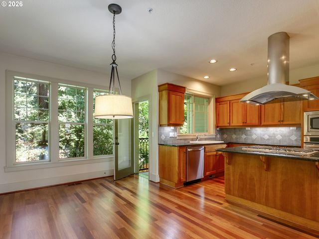 5055 W SUNSET Dr, Lake Oswego, OR 97035