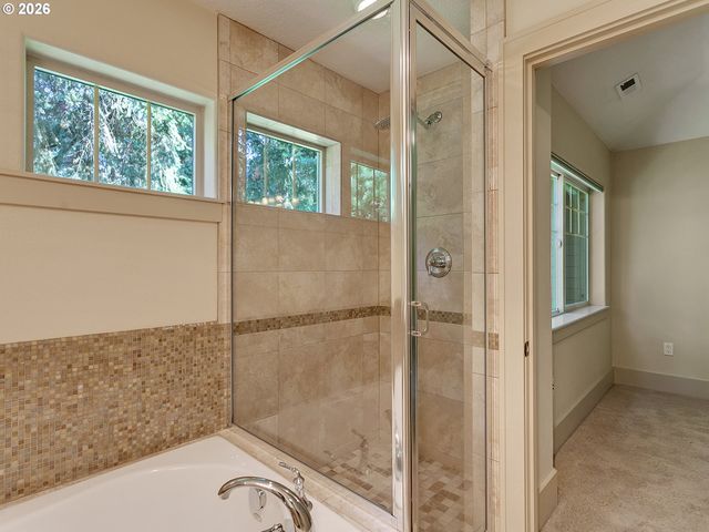 5055 W SUNSET Dr, Lake Oswego, OR 97035