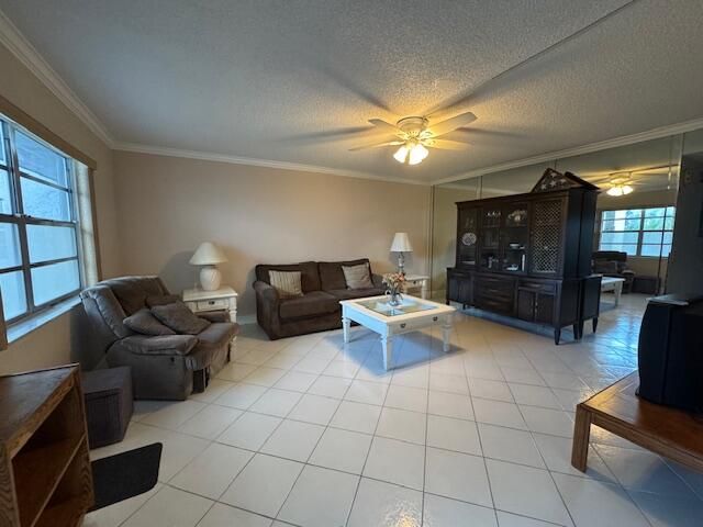 107 Flanders, Delray Beach, FL 33484