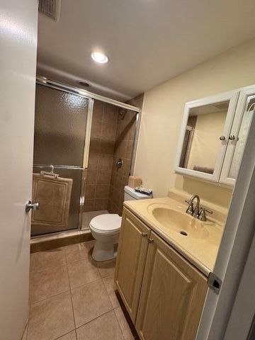 107 Flanders, Delray Beach, FL 33484