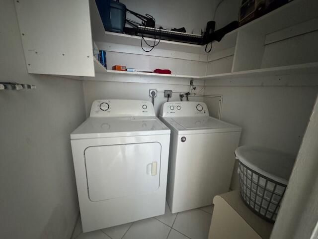 107 Flanders, Delray Beach, FL 33484