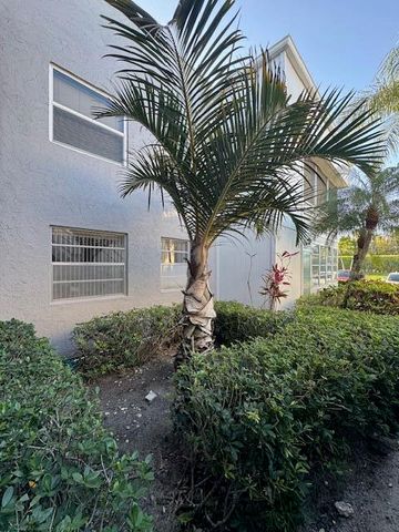 107 Flanders, Delray Beach, FL 33484