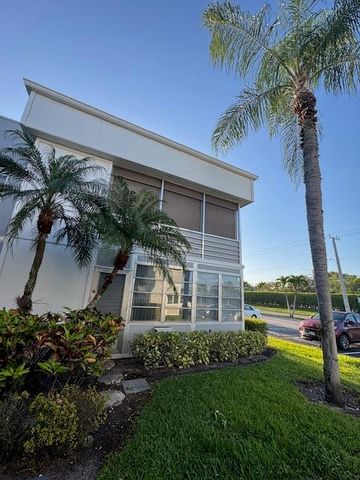 107 Flanders, Delray Beach, FL 33484