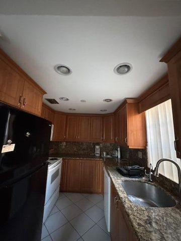 107 Flanders, Delray Beach, FL 33484