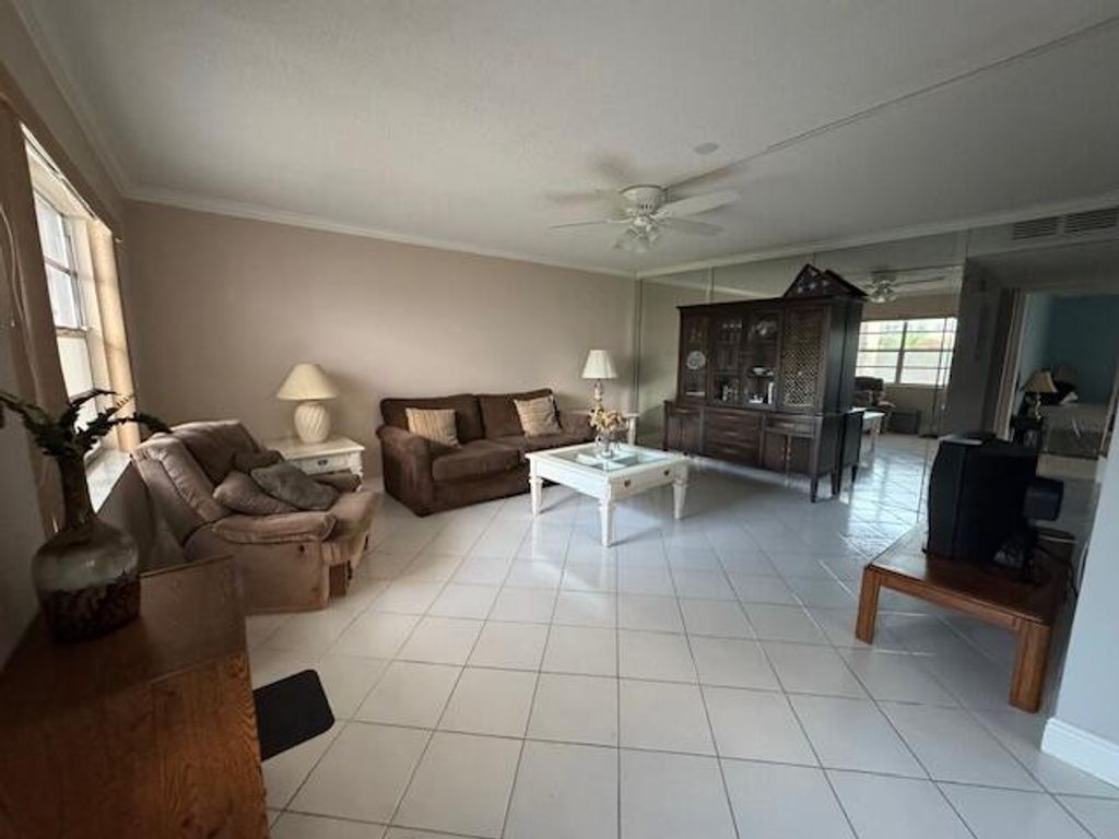 107 Flanders, Delray Beach, FL 33484