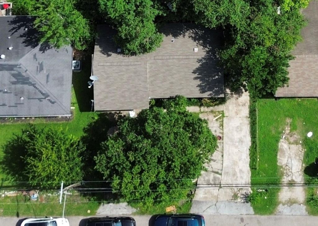 707 E 40th 1/2 Street, Houston, TX 77022