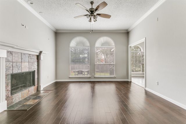 2704 Scrimshire Court, Euless, TX 76039