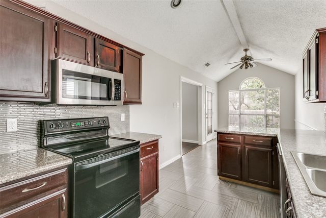 2704 Scrimshire Court, Euless, TX 76039