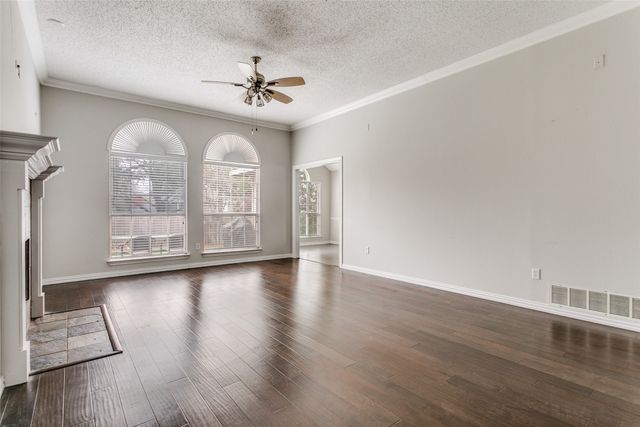 2704 Scrimshire Court, Euless, TX 76039