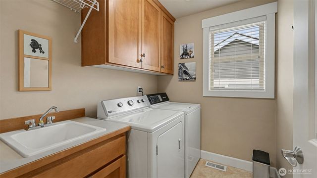 1110 N 27th Place, Renton, WA 98056