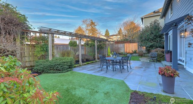 1110 N 27th Place, Renton, WA 98056