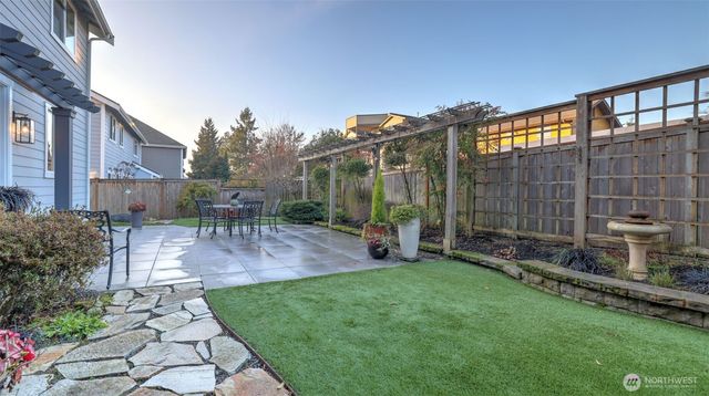 1110 N 27th Place, Renton, WA 98056