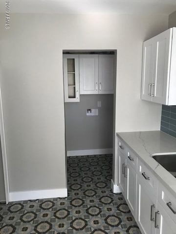 1914 W HOLLY Street, Phoenix, AZ 85009