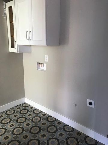 1914 W HOLLY Street, Phoenix, AZ 85009