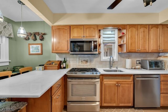 1141 Gresham Rd, Plainfield City, NJ 07062