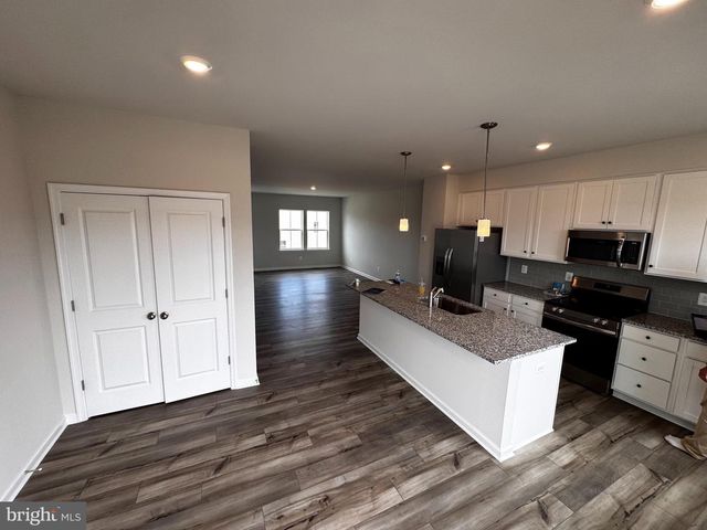 1258 RED CLOVER LN, Ranson, WV 25438