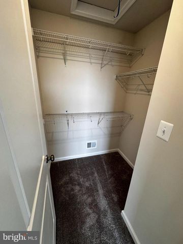 1258 RED CLOVER LN, Ranson, WV 25438