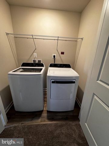 1258 RED CLOVER LN, Ranson, WV 25438