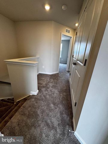 1258 RED CLOVER LN, Ranson, WV 25438