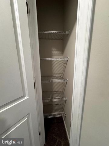 1258 RED CLOVER LN, Ranson, WV 25438