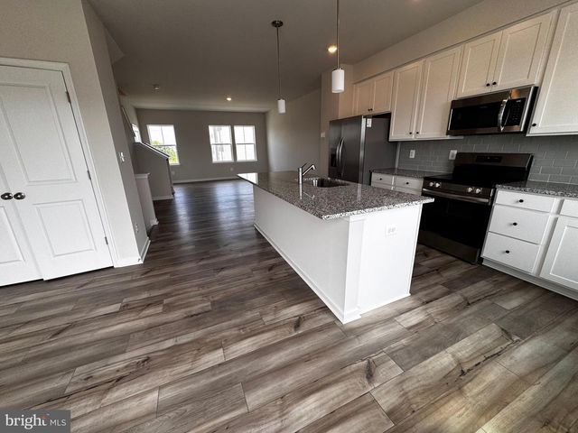 1258 RED CLOVER LN, Ranson, WV 25438