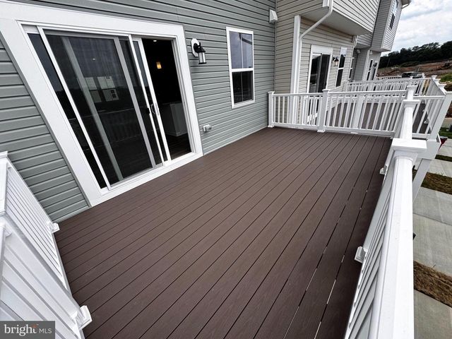 1258 RED CLOVER LN, Ranson, WV 25438