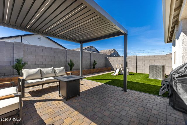 1977 W SHELLY Avenue, Apache Junction, AZ 85120