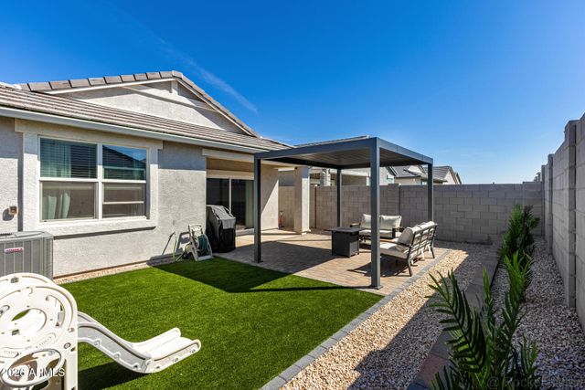 1977 W SHELLY Avenue, Apache Junction, AZ 85120